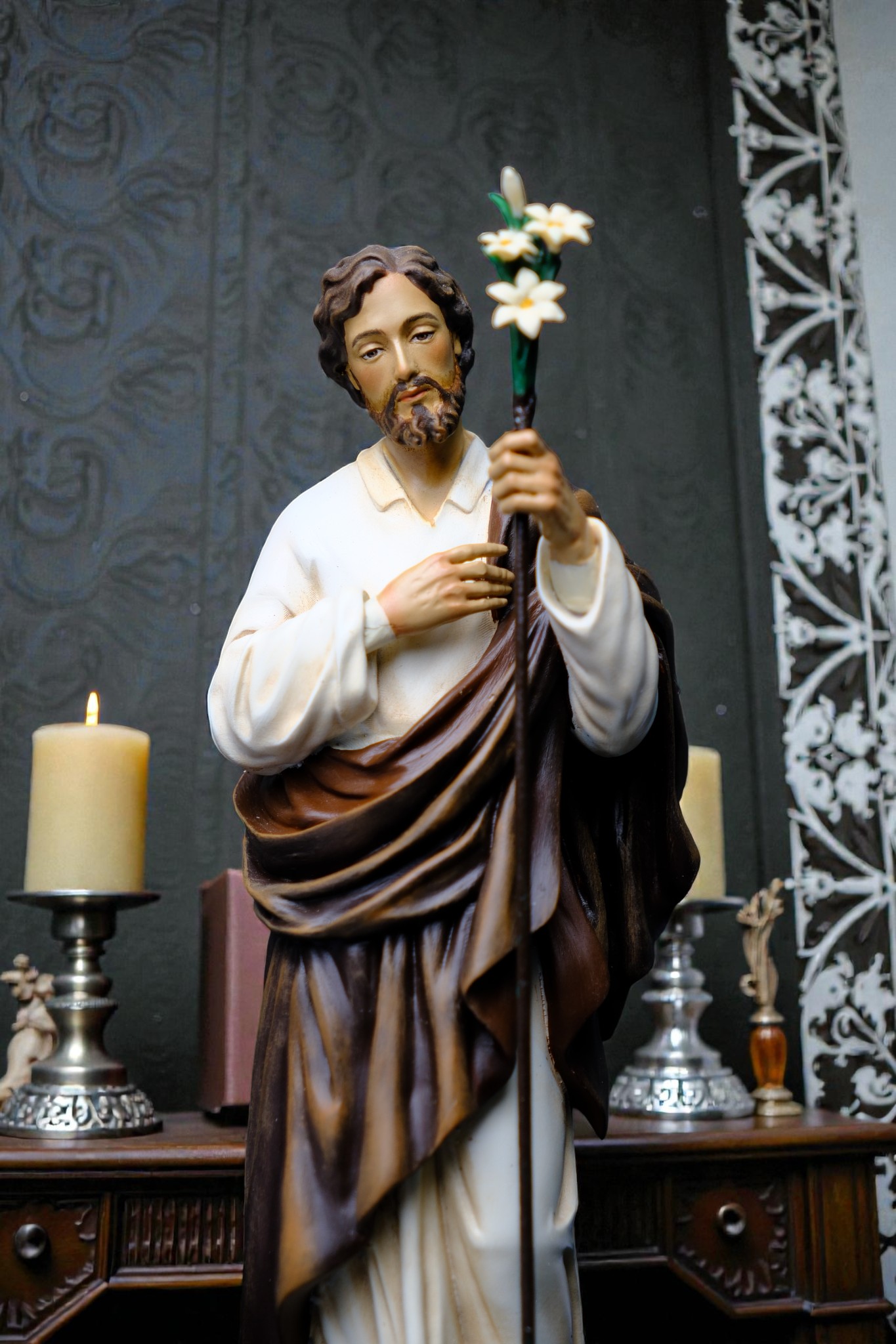 Tượng Thánh Giuse Hoa Huệ – Tượng Công Giáo Thủ Công Cao 25cm Trang Trí Góc Cầu Nguyện - Ảnh 3