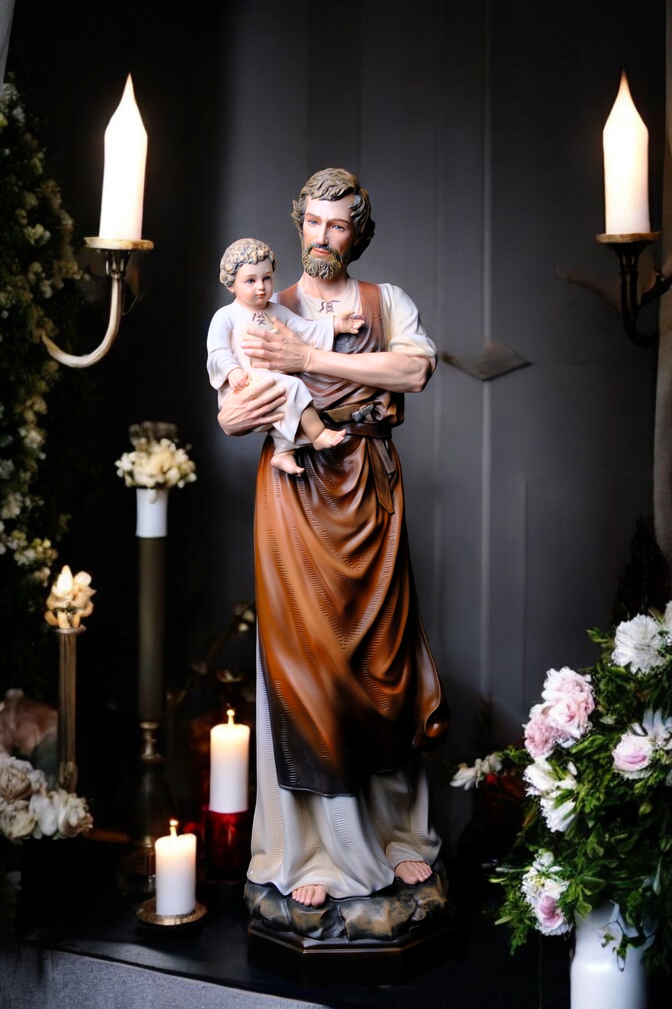Alternative view of Tượng Thánh Giuse Hoa Huệ Bế Chúa – Tượng Công Giáo Thủ Công Cao 53cm & 73cm